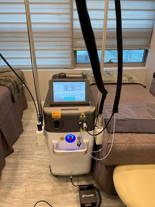 FineMec Nobleen Laser Device
